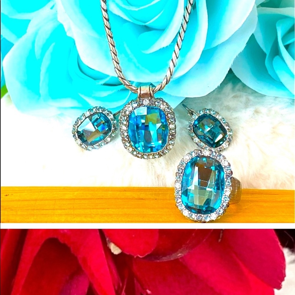 Make an Offer 🛍Come on send me an offer let’s make your Tuesday Treat YOU day🛍 - Picture 5 of 16